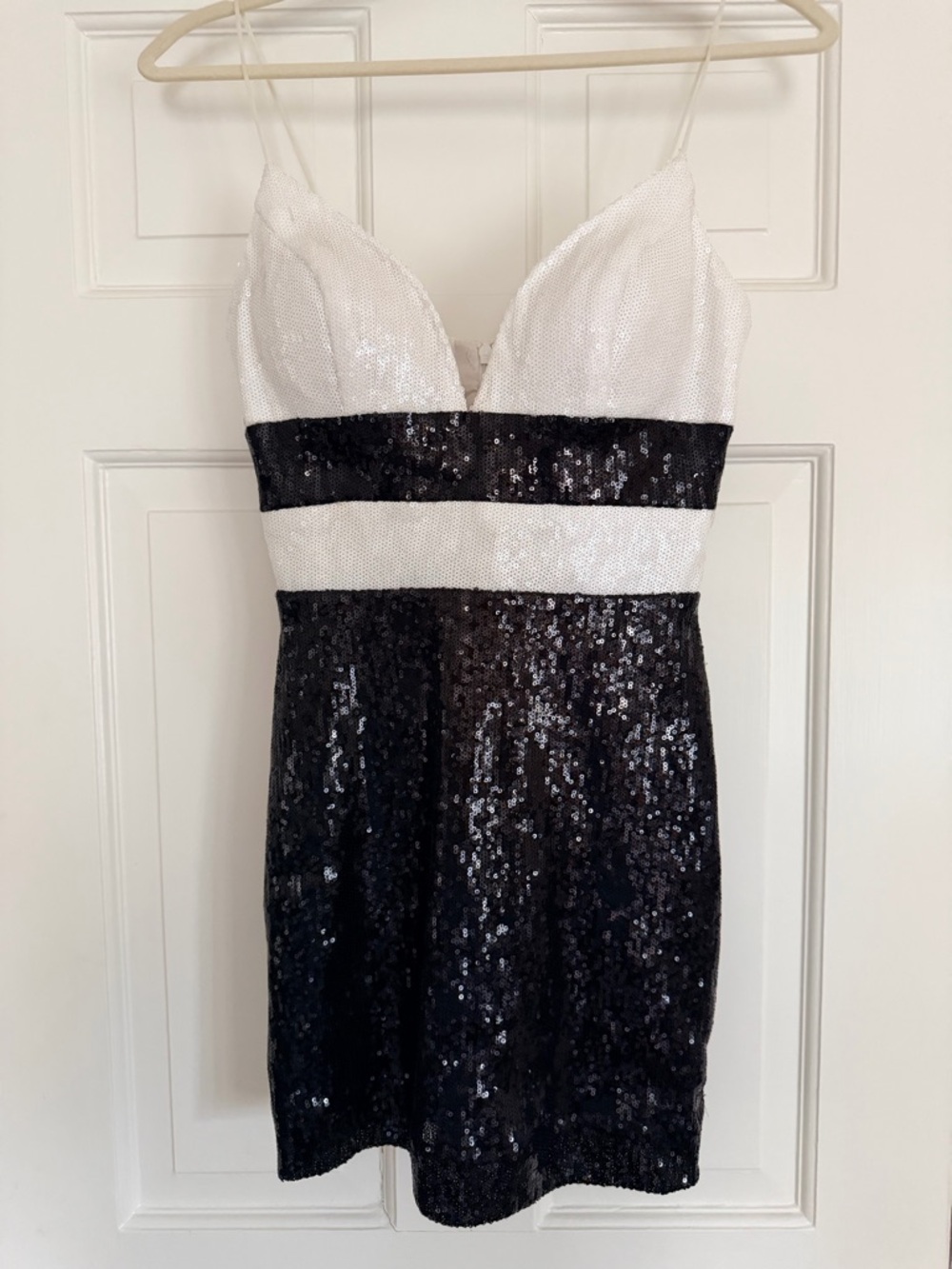 Sherri Hill Black & White Sequin Mini Dress Size 2 NWOT Cocktail Party Glam